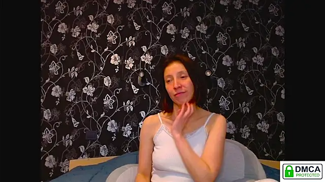 Snapshot of Sophi_Cute chatting on May 18, 11:59 am Sophi Cute online show from May 18, 11:59 am