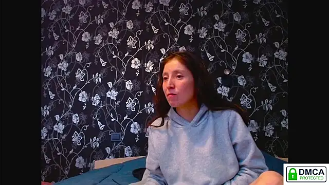 Snapshot of Sophi_Cute chatting on April 26, 12:02 pm Sophi Cute online show from April 26, 12:02 pm