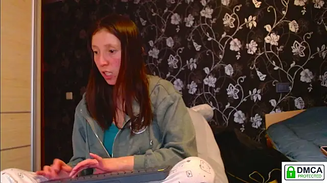 Sophi Cute online show from February 8, 2:48 pm