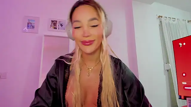  viioletweekend  online show from December 5, 7:01 pm