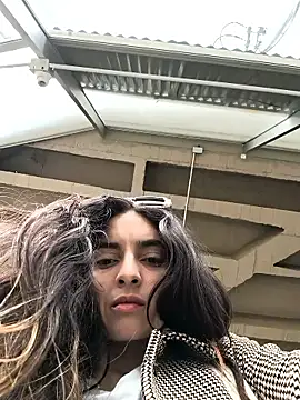 Sam Sara online show from February 5, 4:25 pm