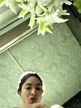 Snapshot of Sam_Sara chatting on October 21, 1:16 am Sam Sara online show from October 21, 1:16 am