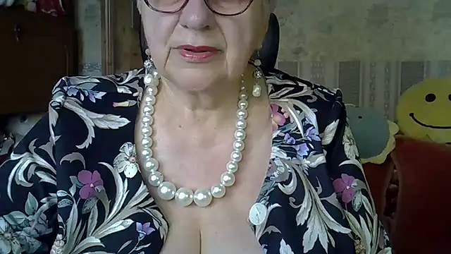 SweetCherry27 online show from April 11, 4:31 am