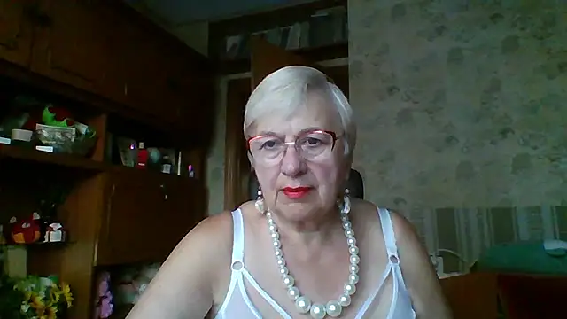 Snapshot of SweetCherry27 chatting on July 15, 3:24 am SweetCherry27 online show from July 15, 3:24 am