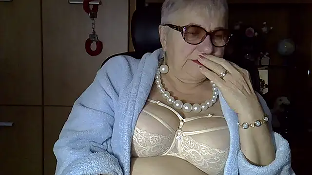 SweetCherry27 online show from September 30, 4:40 am