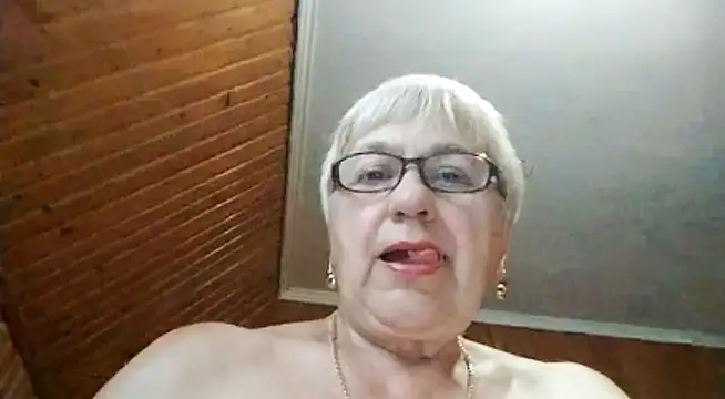Snapshot of SweetCherry27 chatting on June 30, 5:24 pm SweetCherry27 online show from June 30, 5:24 pm
