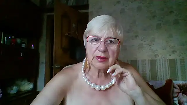 Snapshot of SweetCherry27 chatting on July 9, 5:01 pm SweetCherry27 online show from July 9, 5:01 pm