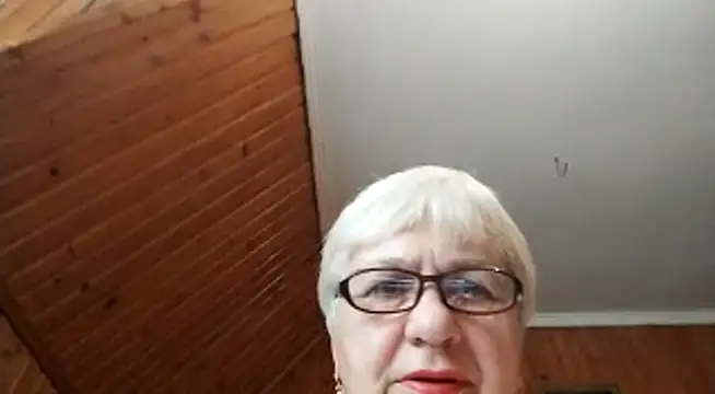 Snapshot of SweetCherry27 chatting on July 1, 9:53 am SweetCherry27 online show from July 1, 9:53 am