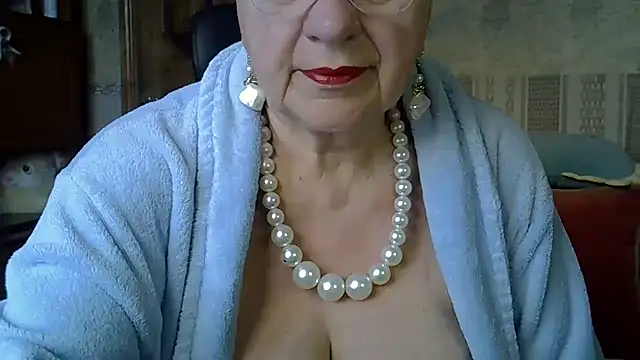SweetCherry27 online show from May 16, 4:11 am