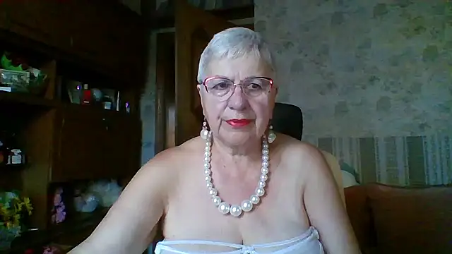 Snapshot of SweetCherry27 chatting on July 17, 3:48 am SweetCherry27 online show from July 17, 3:48 am