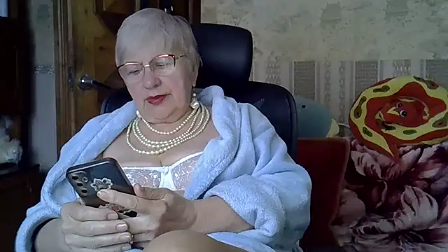 SweetCherry27 online show from May 8, 4:49 am