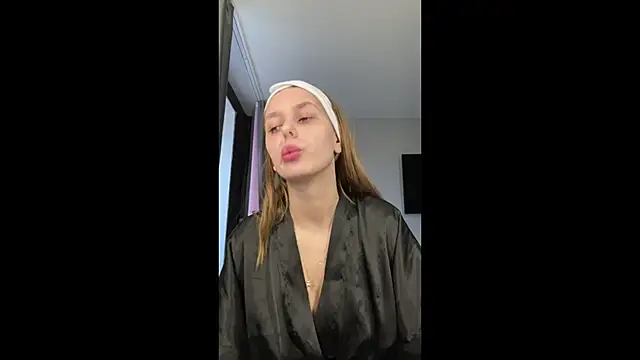 SofyBruno online show from January 7, 7:13 am