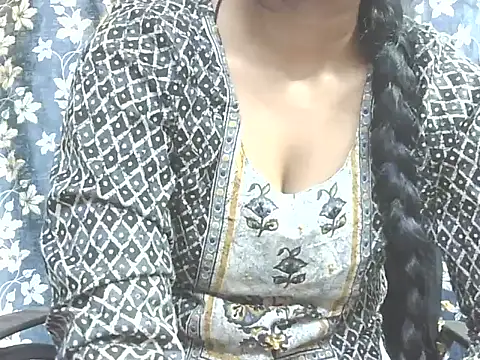 Supriya201 online show from April 28, 3:49 pm