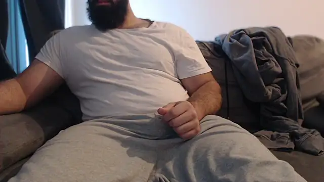 hugemachohandsome online show from December 3, 9:09 am