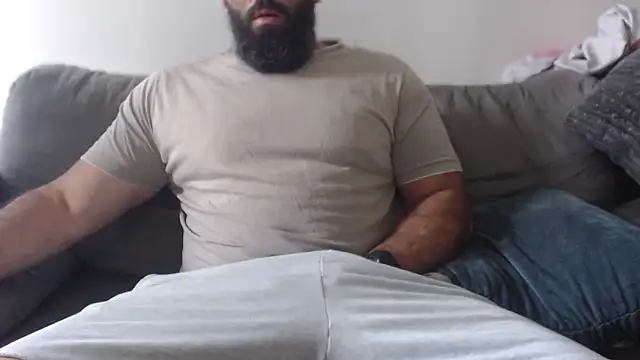 Snapshot of hugemachohandsome chatting on June 27, 6:52 am hugemachohandsome online show from June 27, 6:52 am