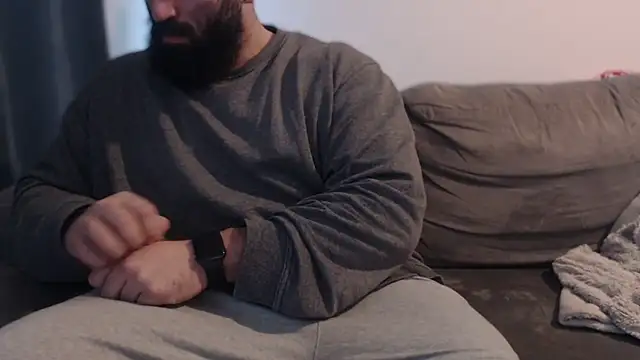 hugemachohandsome online show from December 22, 10:04 am