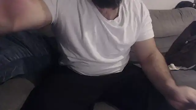 hugemachohandsome online show from February 6, 10:50 pm