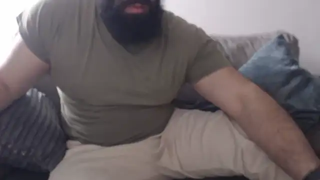 hugemachohandsome online show from April 3, 8:10 am