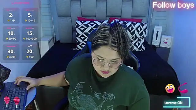 Snapshot of evelin_zaens chatting on October 7, 4:46 am evelin zaens online show from October 7, 4:46 am