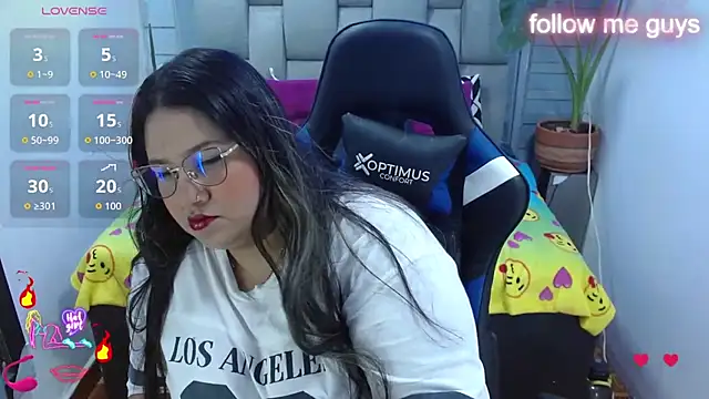 Snapshot of evelin_zaens chatting on July 10, 4:34 am evelin zaens online show from July 10, 4:34 am