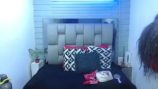 evelin zaens online show from March 17, 4:04 am