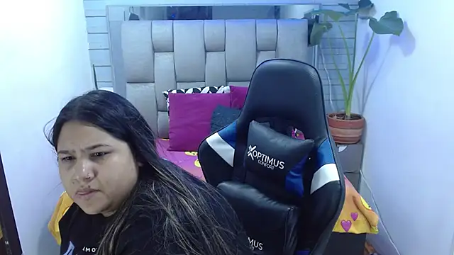 Snapshot of evelin_zaens chatting on July 9, 3:51 am evelin zaens online show from July 9, 3:51 am