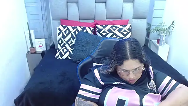 evelin zaens online show from March 27, 8:26 am