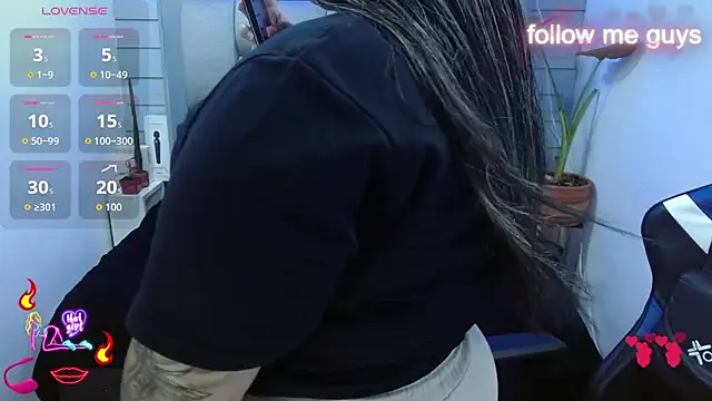 Snapshot of evelin_zaens chatting on June 14, 4:46 am evelin zaens online show from June 14, 4:46 am