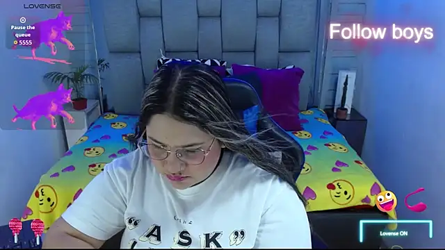 Snapshot of evelin_zaens chatting on November 28, 3:50 am evelin zaens online show from November 28, 3:50 am