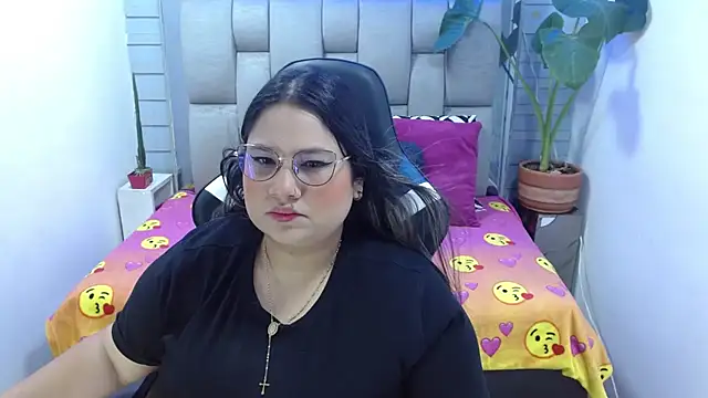 Snapshot of evelin_zaens chatting on July 5, 3:33 am evelin zaens online show from July 5, 3:33 am