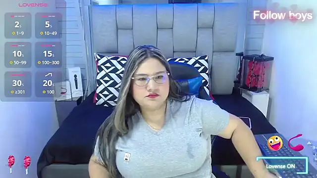 Snapshot of evelin_zaens chatting on October 18, 4:14 am evelin zaens online show from October 18, 4:14 am