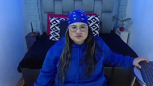 Snapshot of evelin_zaens chatting on November 23, 4:22 am evelin zaens online show from November 23, 4:22 am