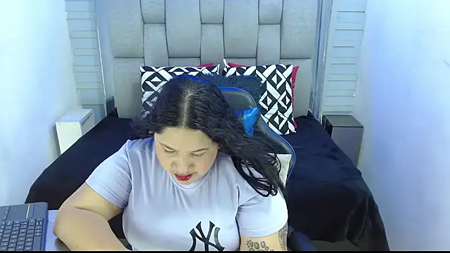 Snapshot of evelin_zaens chatting on September 16, 4:02 am evelin zaens online show from September 16, 4:02 am