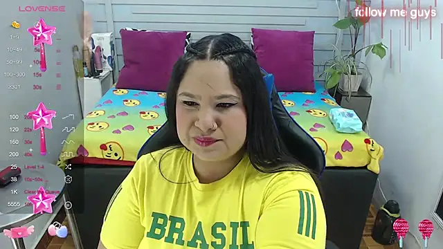 Snapshot of evelin_zaens chatting on March 20, 9:24 pm evelin zaens online show from March 20, 9:24 pm