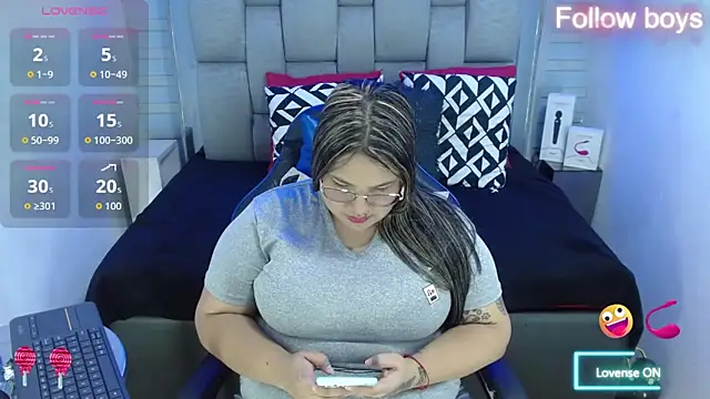 Snapshot of evelin_zaens chatting on October 4, 4:14 am evelin zaens online show from October 4, 4:14 am