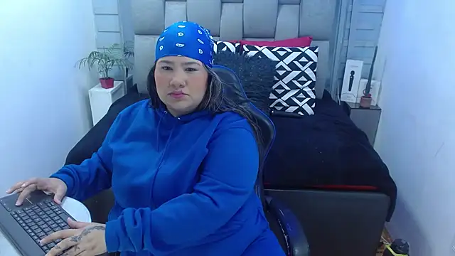 evelin zaens online show from March 13, 4:17 am