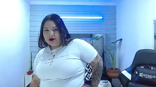 Snapshot of evelin_zaens chatting on June 6, 3:45 am evelin zaens online show from June 6, 3:45 am