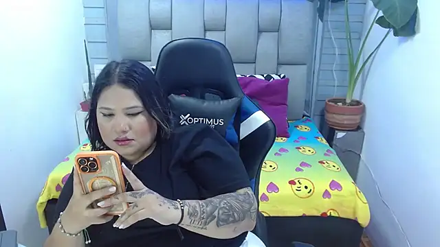 Snapshot of evelin_zaens chatting on July 17, 5:15 am evelin zaens online show from July 17, 5:15 am