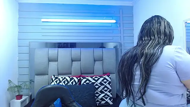 evelin zaens online show from March 12, 4:29 am