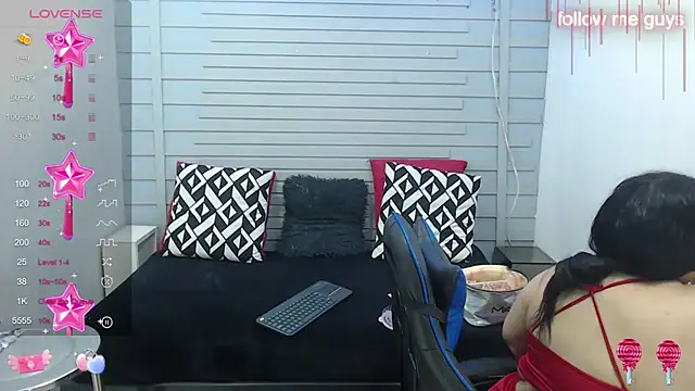 Snapshot of evelin_zaens chatting on March 15, 4:13 am evelin zaens online show from March 15, 4:13 am