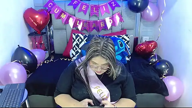 Snapshot of evelin_zaens chatting on October 10, 7:09 am evelin zaens online show from October 10, 7:09 am