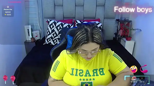 Snapshot of evelin_zaens chatting on November 9, 4:16 am evelin zaens online show from November 9, 4:16 am