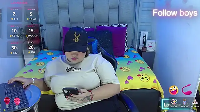 Snapshot of evelin_zaens chatting on November 2, 1:16 pm evelin zaens online show from November 2, 1:16 pm