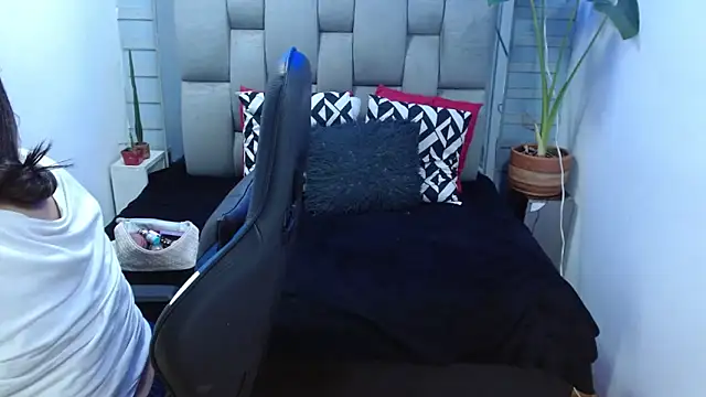 Snapshot of evelin_zaens chatting on July 1, 3:51 am evelin zaens online show from July 1, 3:51 am