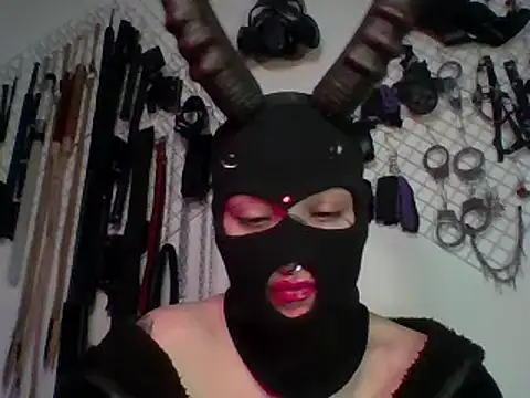 FeticheMacabre online show from December 22, 4:06 am