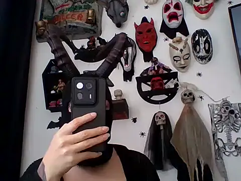 FeticheMacabre online show from March 1, 6:30 pm