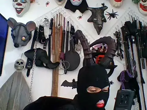 Snapshot of FeticheMacabre chatting on June 27, 4:24 pm FeticheMacabre online show from June 27, 4:24 pm