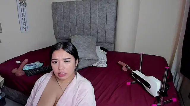 Snapshot of SaraCrow chatting on October 26, 5:08 am SaraCrow online show from October 26, 5:08 am