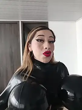 Snapshot of LatexDevil_Blondie chatting on June 10, 1:23 pm LatexDevil Blondie online show from June 10, 1:23 pm