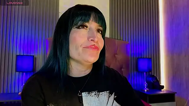 Snapshot of alicia_moom chatting on June 30, 8:47 am alicia moom online show from June 30, 8:47 am